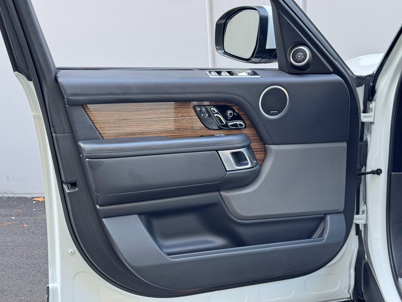 Used 2018 Land Rover Range Rover HSE image 50