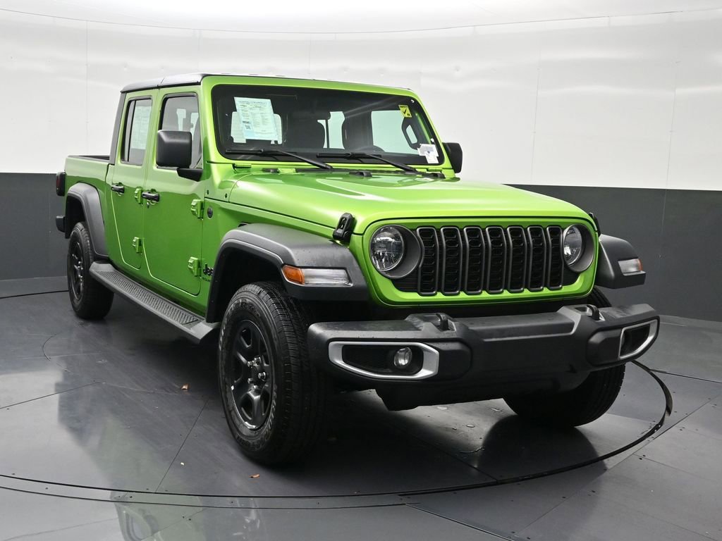 Used 2025 Jeep Gladiator Sport image 7
