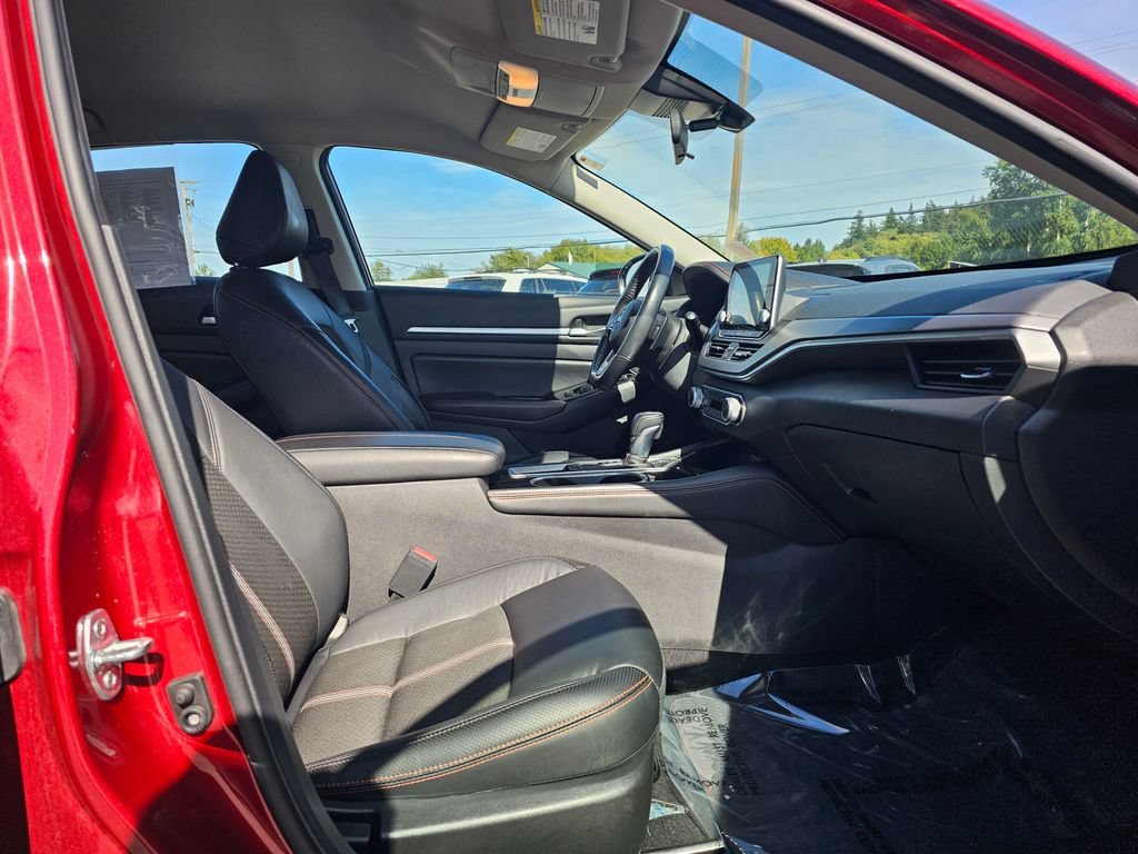 Used 2024 Nissan Altima 2.5 SR FWD image 10