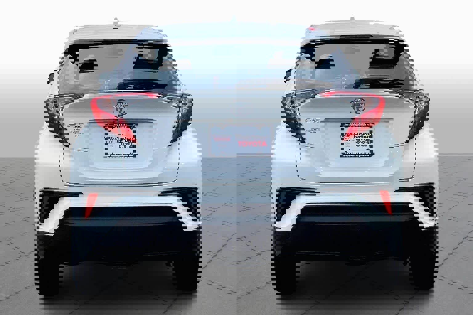 Used 2021 Toyota C-HR LE image 4