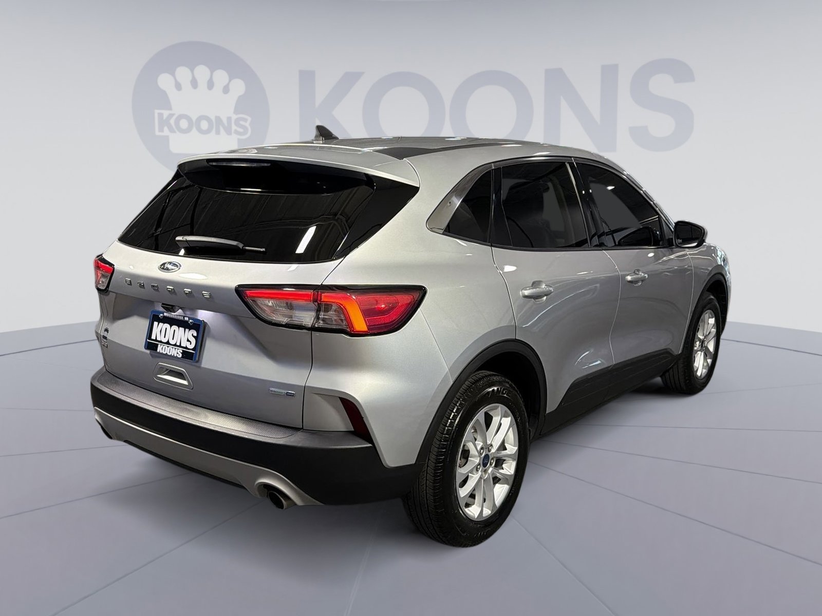 Used 2020 Ford Escape SE image 16