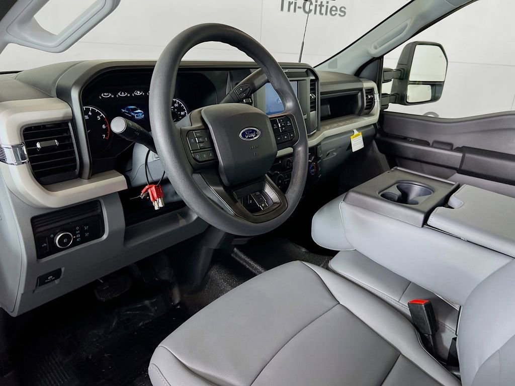 New 2026 Ford F350 XL w/ XL Chrome Package image 3