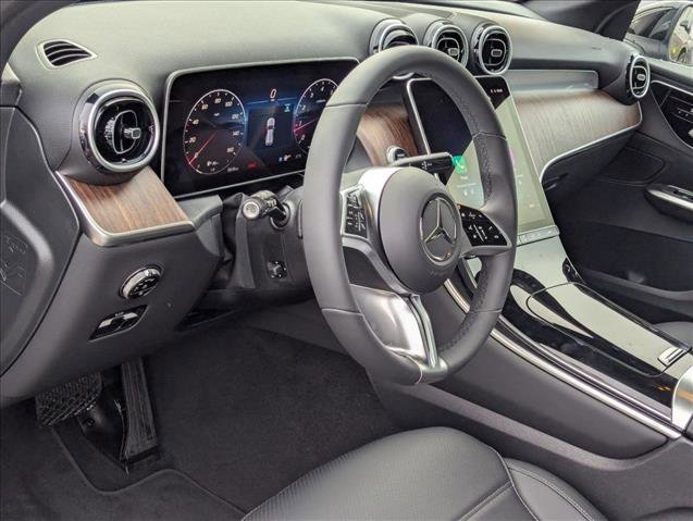 Used 2026 Mercedes-Benz GLC 300 4MATIC image 3