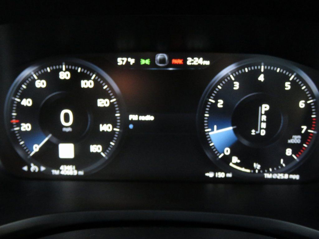 Used 2022 Volvo V60 T5 Cross Country w/ Climate Package image 20