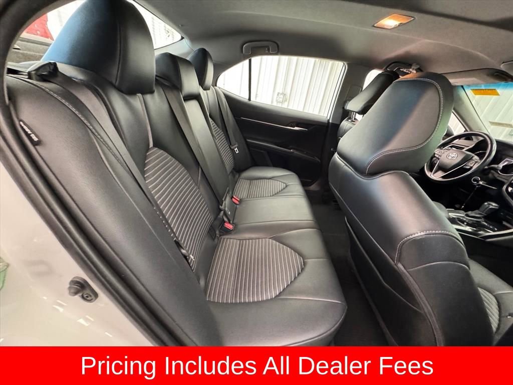 Used 2020 Toyota Camry SE FWD image 4