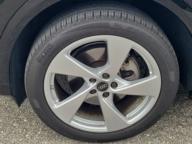 Certified 2025 Audi Q5 Premium Plus w/ Premium Plus AWD/4WD image 8