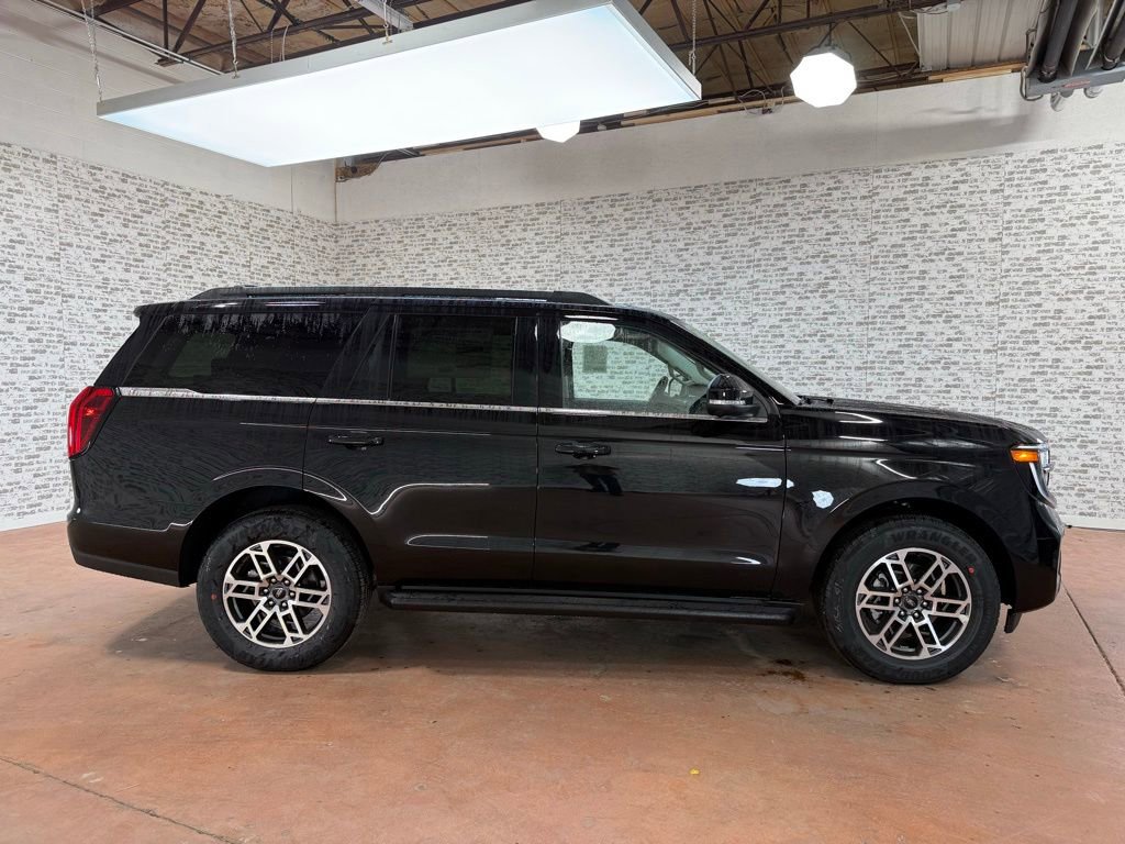 New 2026 Ford Expedition Active RWD image 8