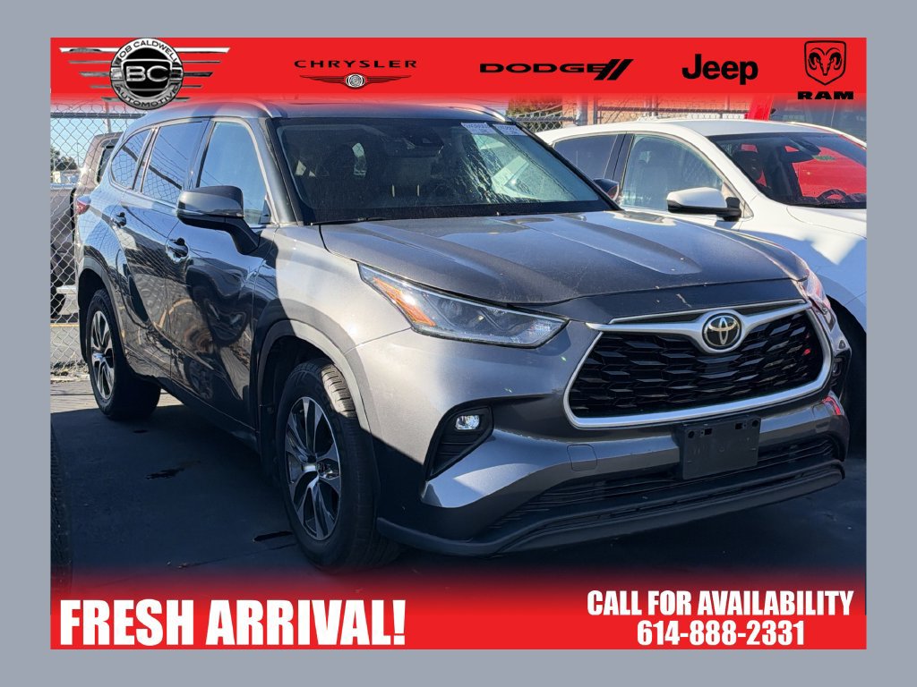 Used 2021 Toyota Highlander XLE AWD/4WD image 1