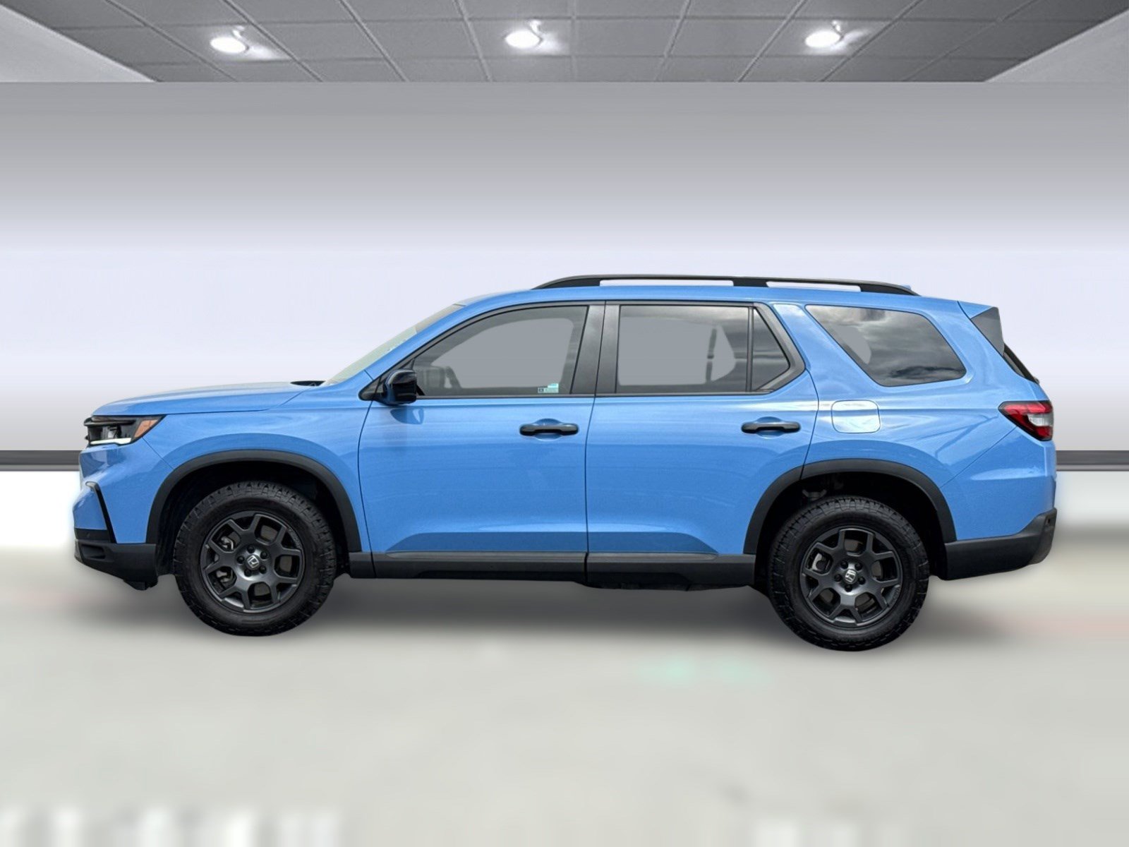 Used 2025 Honda Pilot TrailSport image 2