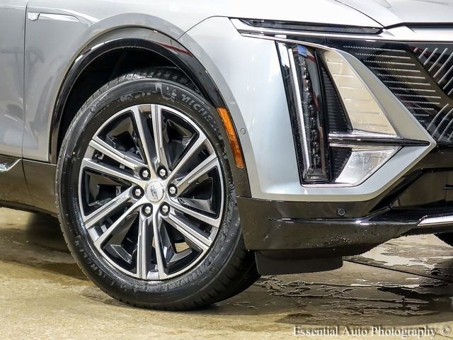 New 2025 Cadillac Lyriq Luxury w/ LPO, Floor Liner Package image 3