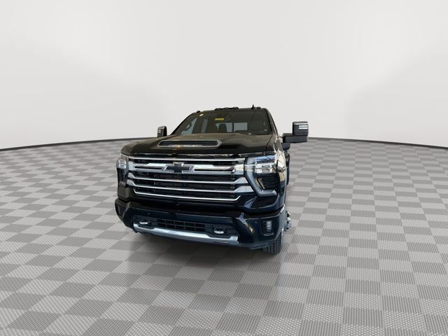 Certified 2026 Chevrolet Silverado 3500 High Country w/ High Country Premium Package AWD/4WD image 4