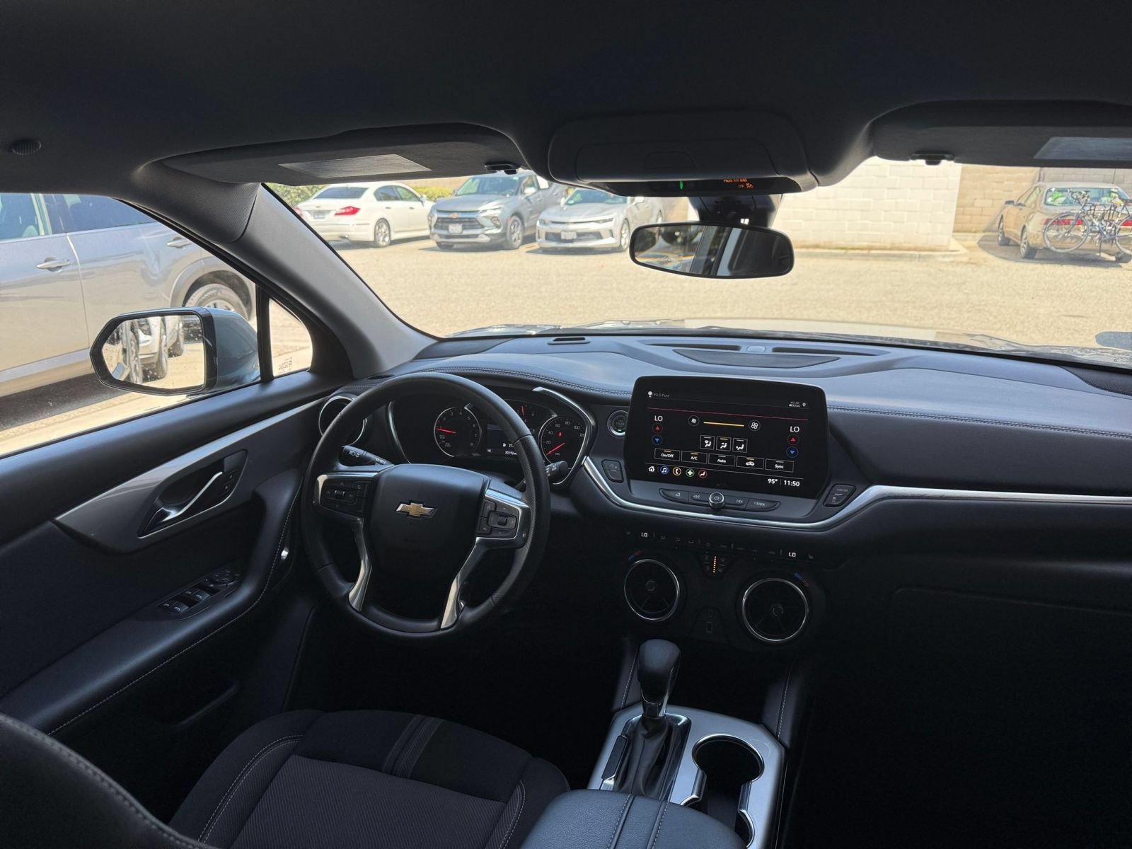 Used 2025 Chevrolet Blazer LT FWD image 35