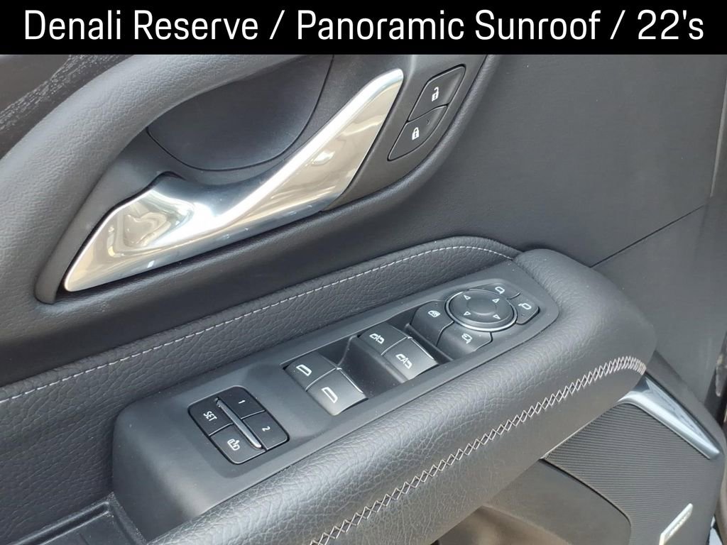 Used 2024 GMC Yukon Denali w/ Denali Reserve Package image 17