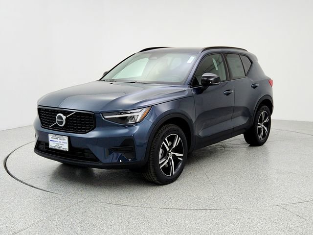 New 2026 Volvo XC40 B5 Core w/ Climate Package image 1