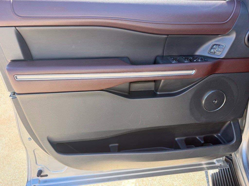 Used 2022 Ford Expedition Limited RWD image 22