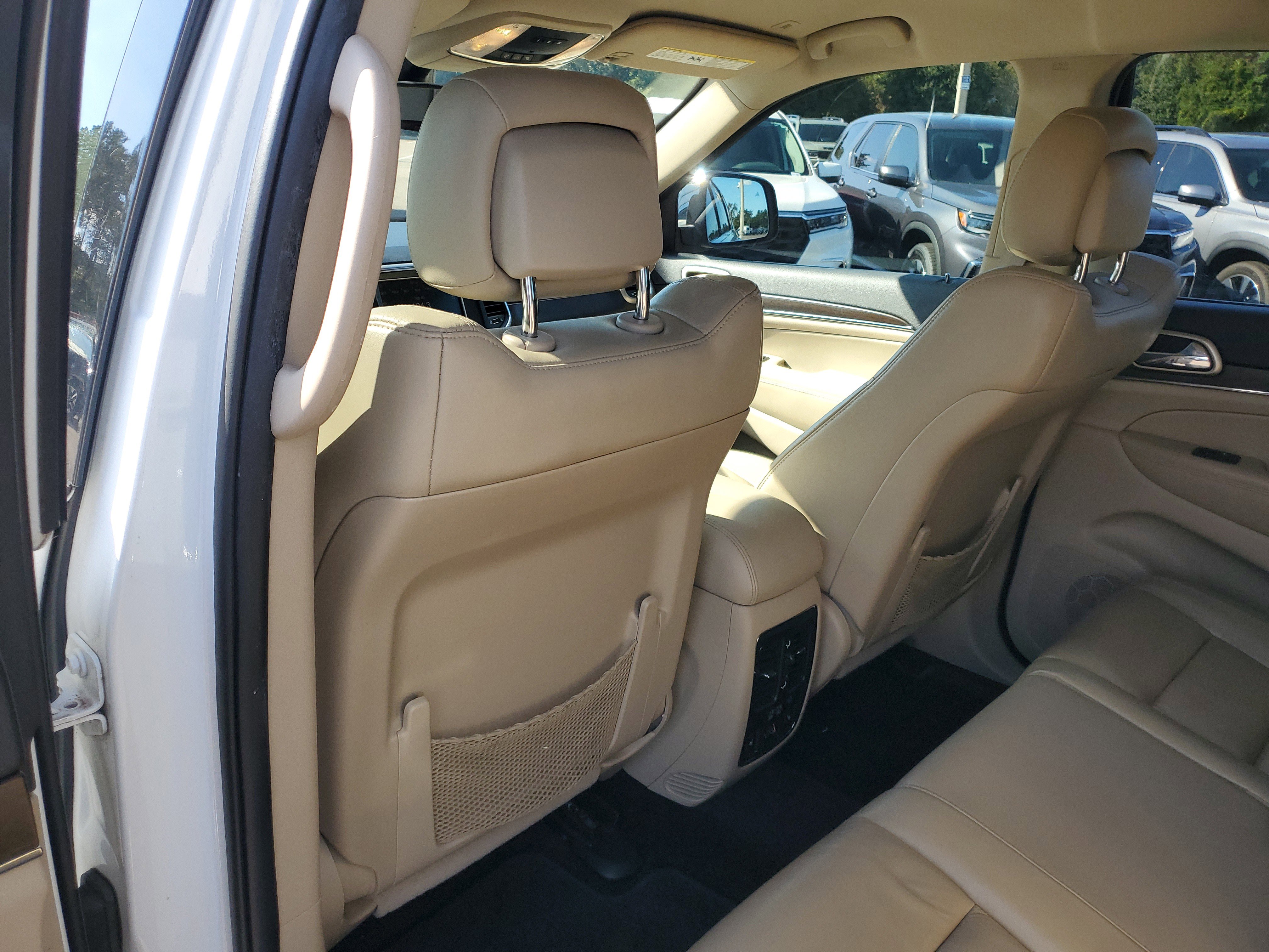 Used 2017 Jeep Grand Cherokee Limited image 25