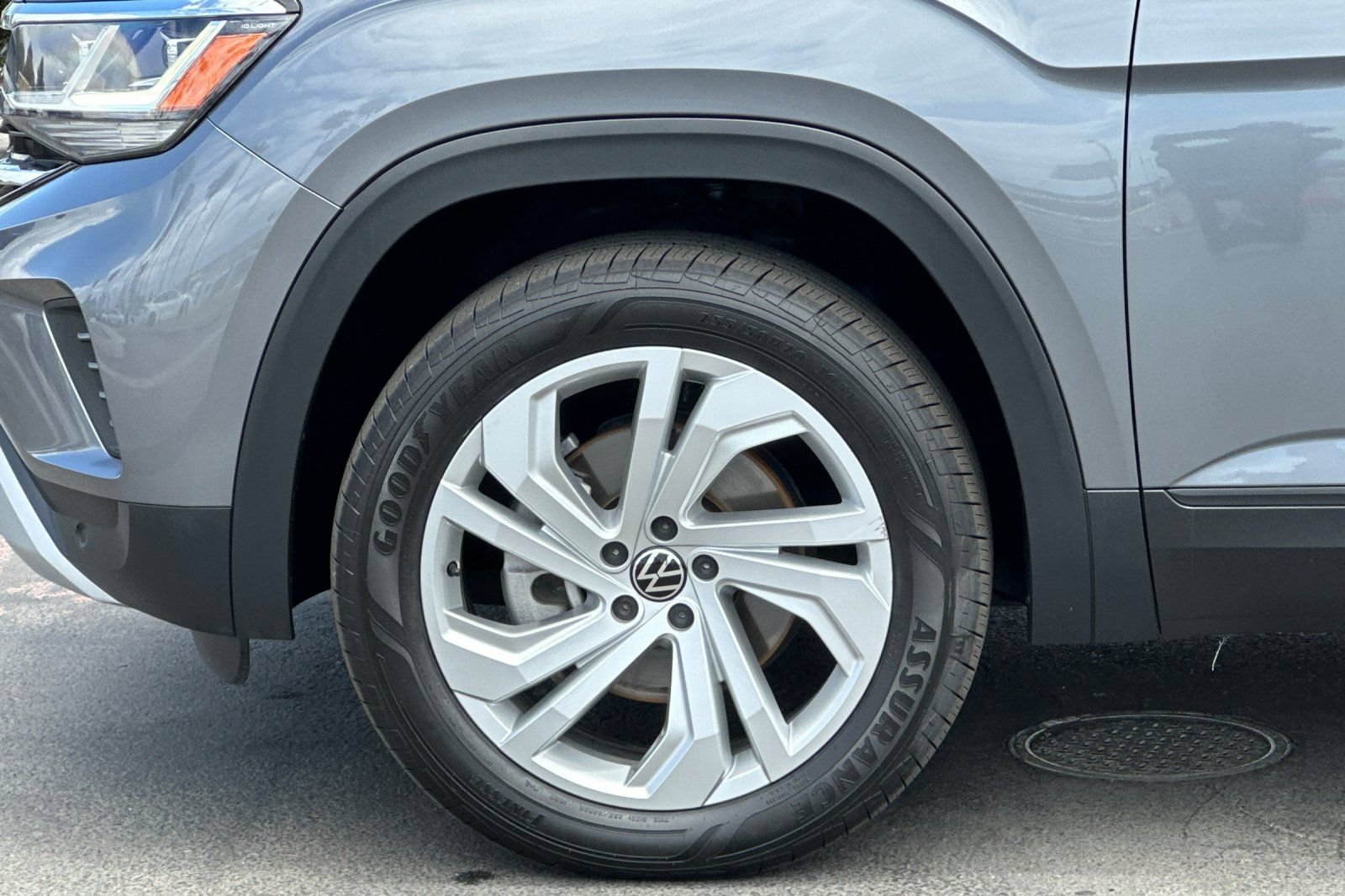 Used 2023 Volkswagen Atlas SE w/ Panoramic Sunroof Package FWD image 27