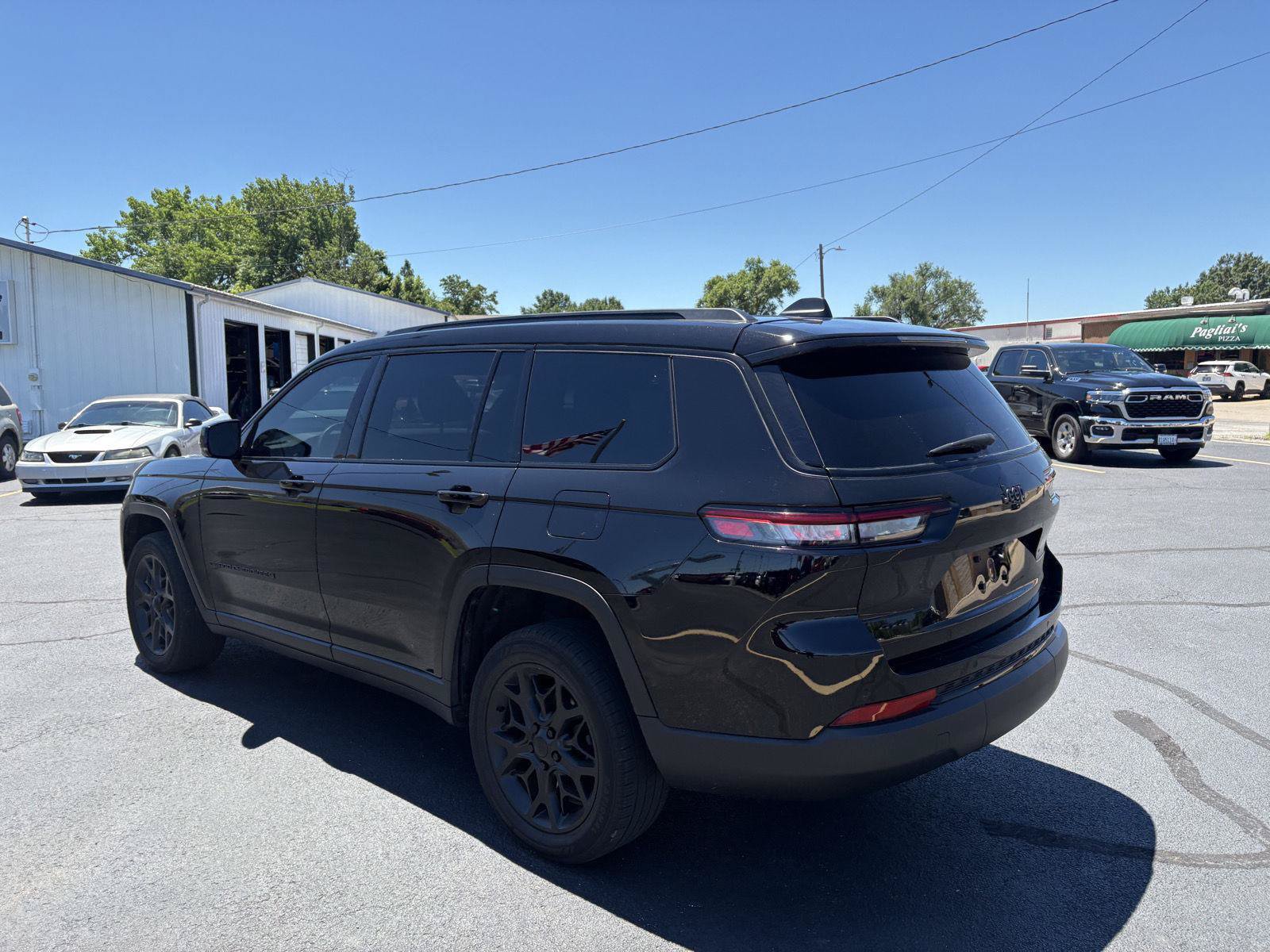 Used 2025 Jeep Grand Cherokee L Altitude AWD/4WD image 26