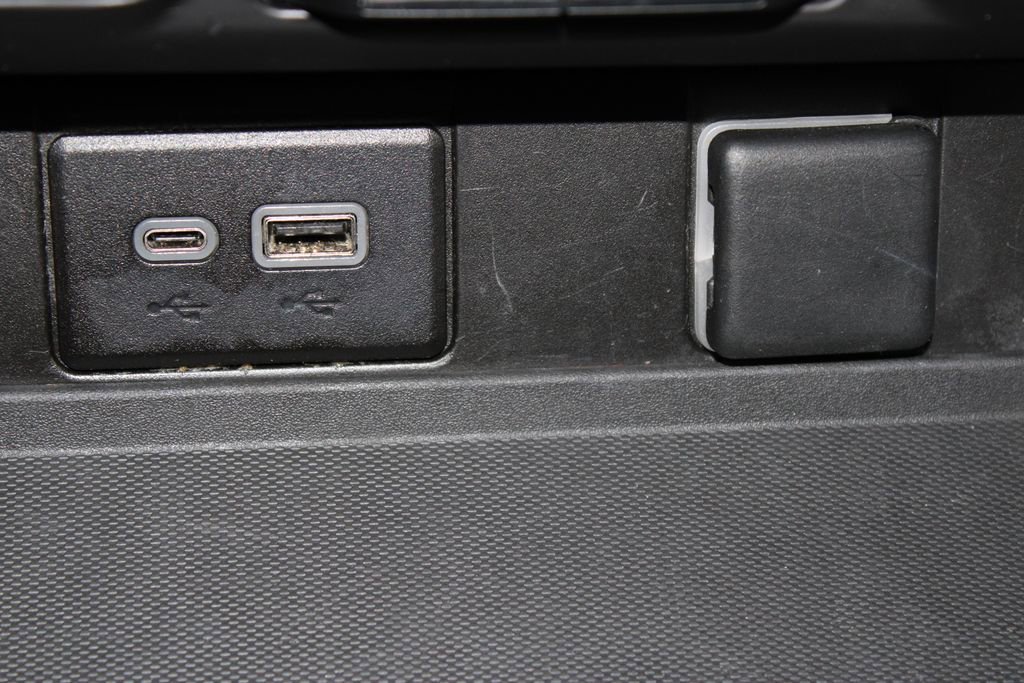 Used 2023 Chevrolet Suburban Premier image 47