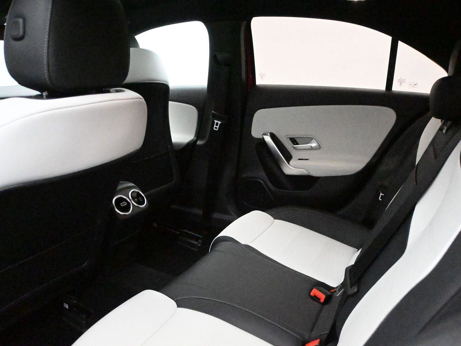 Used 2022 Mercedes-Benz A 220 4MATIC image 13