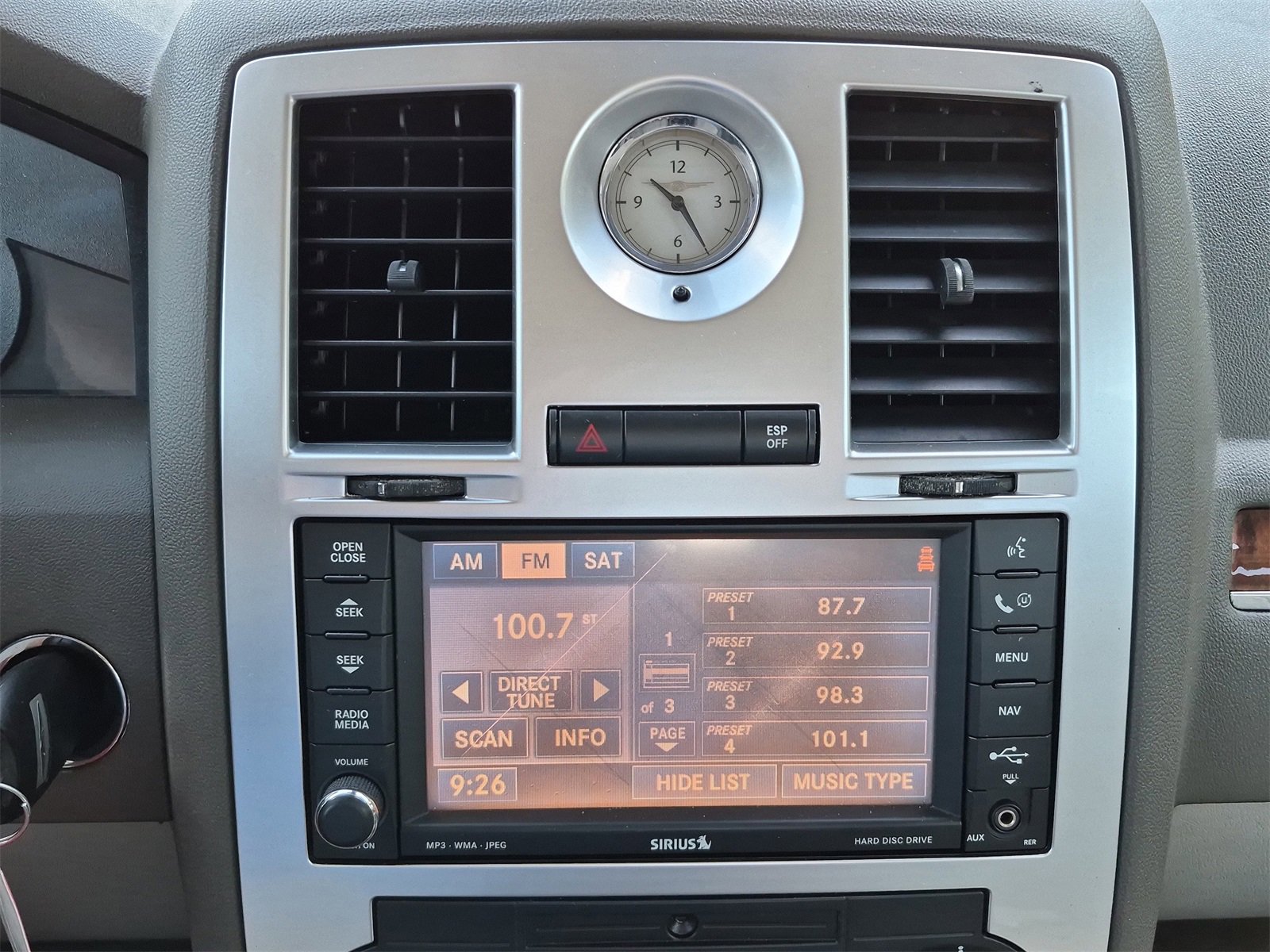 Used 2008 Chrysler 300 C w/ Navigation & Sound Group II image 23