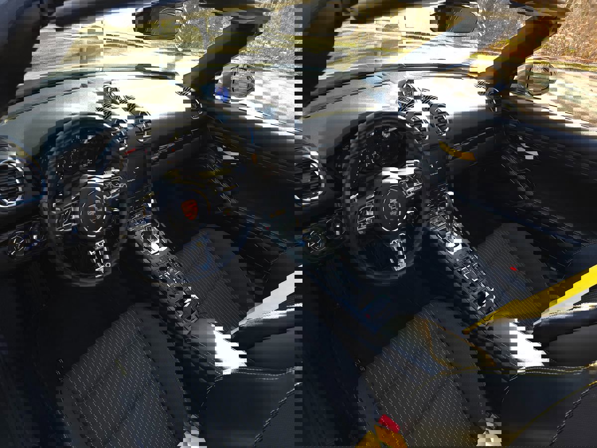 Used 2023 Porsche 718 Boxster image 2