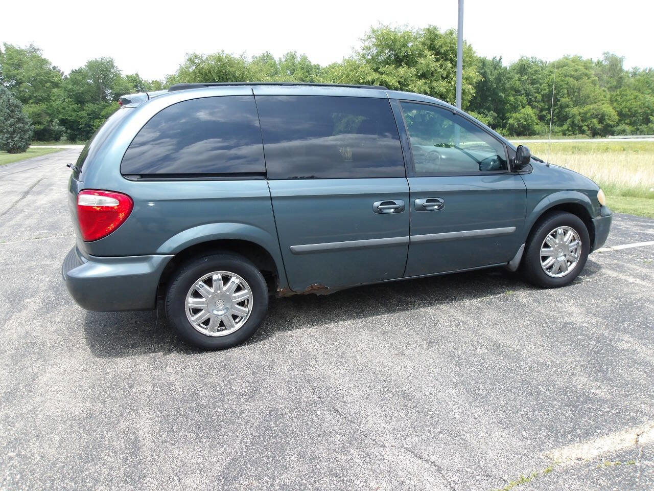 Used 2005 Dodge Caravan SXT w/ Popular Equipment Group image 11