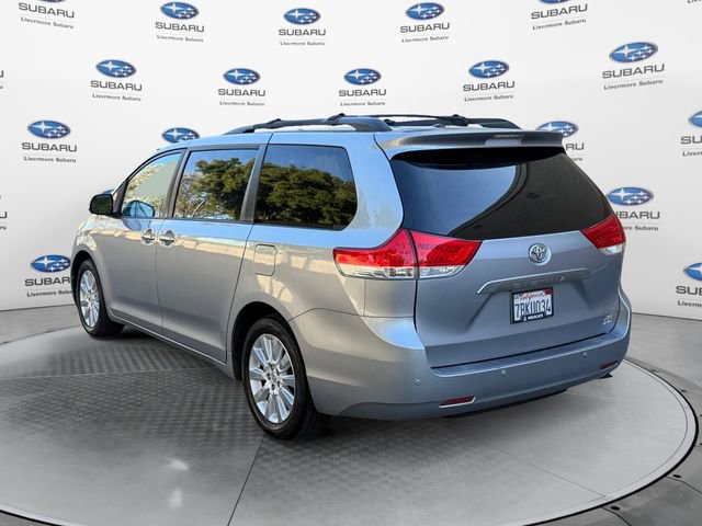 Used 2013 Toyota Sienna XLE w/ Entertainment Pkg image 6