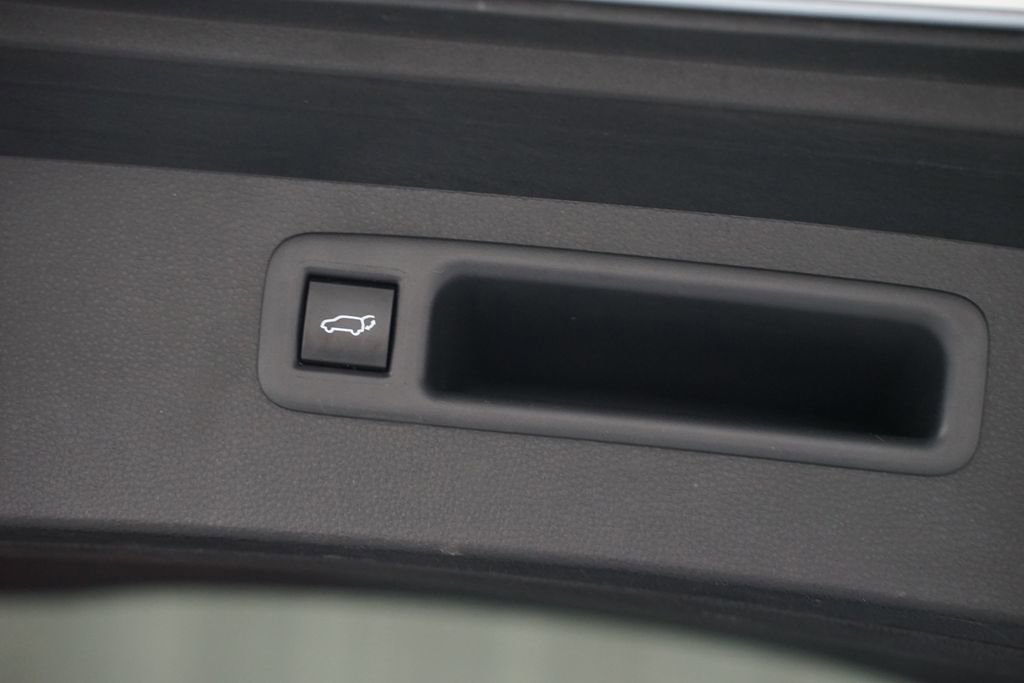 Certified 2024 Toyota Highlander LE image 35