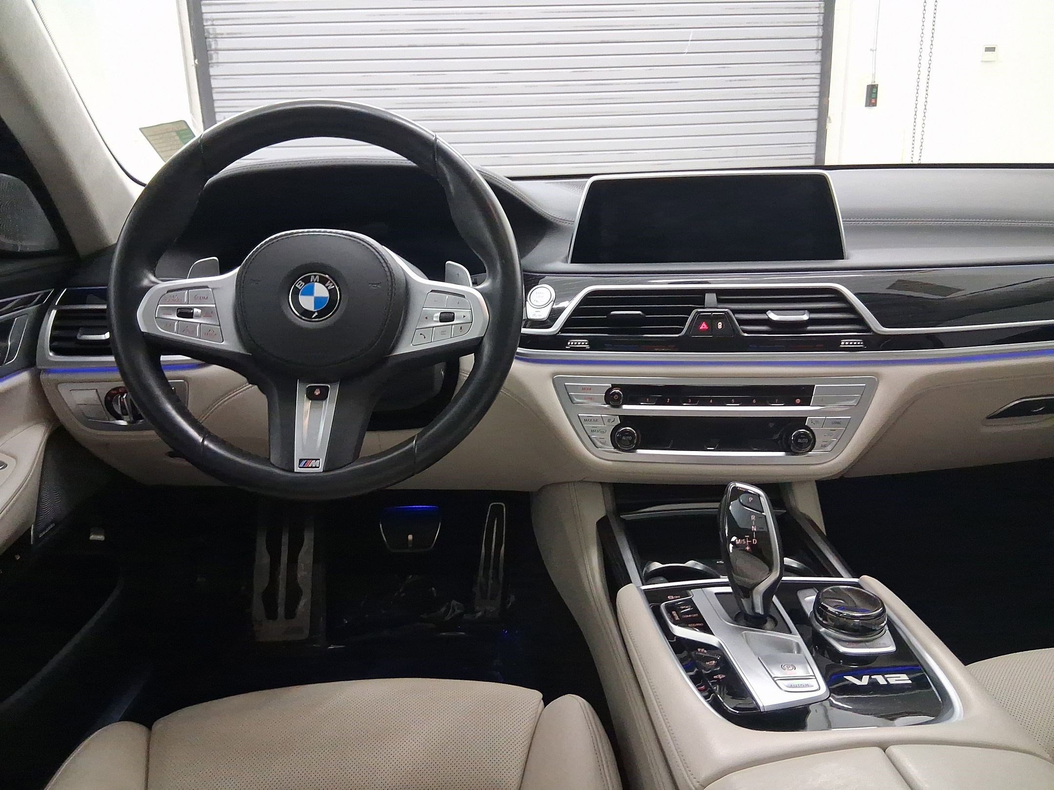 Certified 2022 BMW M760i xDrive image 4