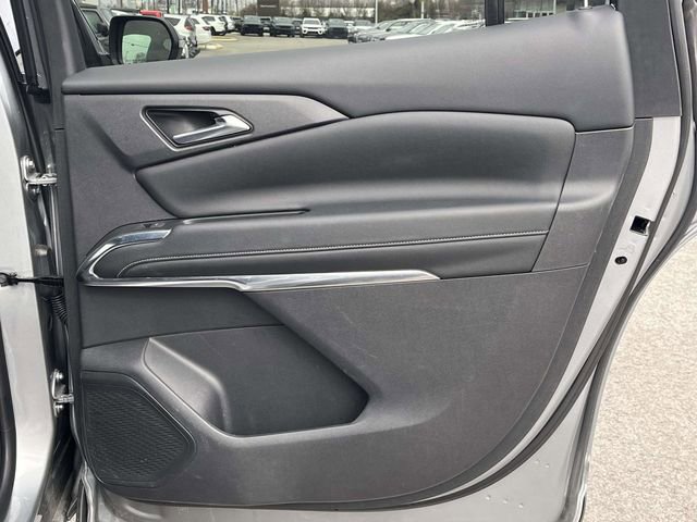 Used 2024 Chevrolet Traverse LT image 24