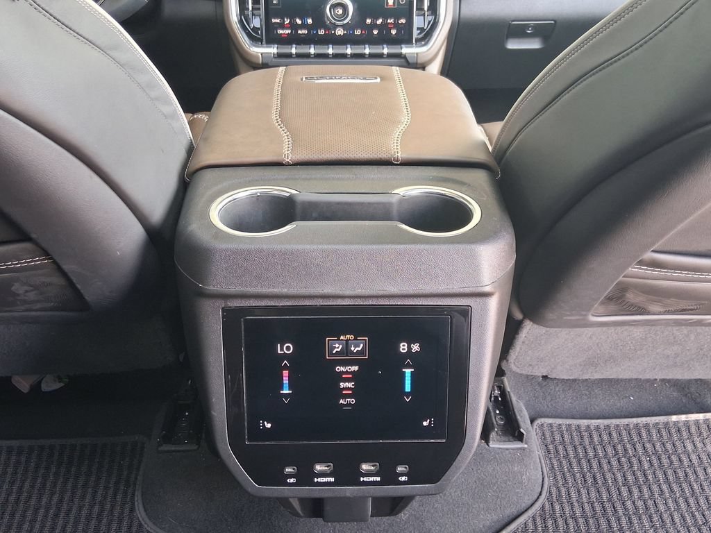 Used 2026 GMC Yukon Denali Ultimate AWD/4WD image 28