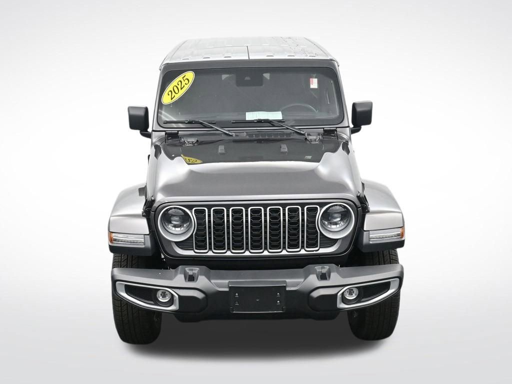 Used 2025 Jeep Wrangler Sahara AWD/4WD image 22