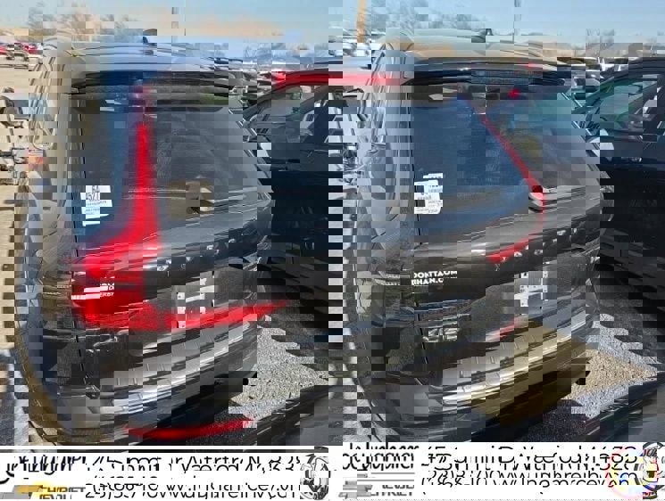 Used 2018 Volvo XC60 T5 Momentum w/ Convenience Package image 14