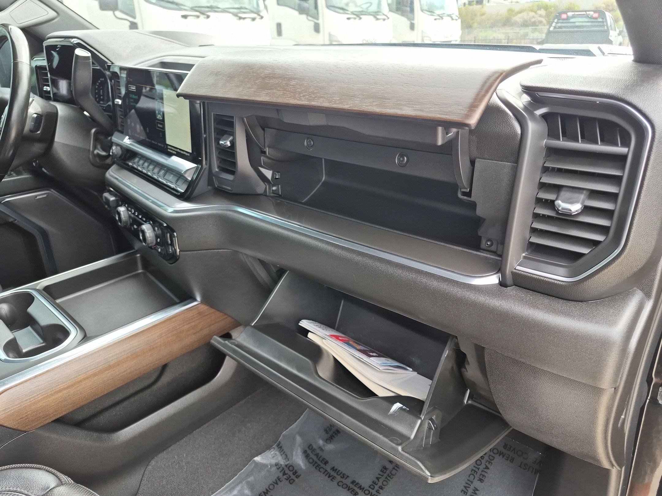 Certified 2024 Chevrolet Silverado 3500 High Country w/ High Country Premium Package AWD/4WD image 32
