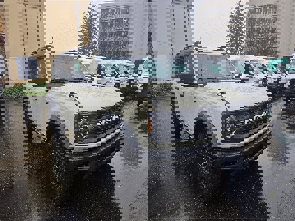 New 2025 Ford Bronco Big Bend w/ Black Diamond Package image 3