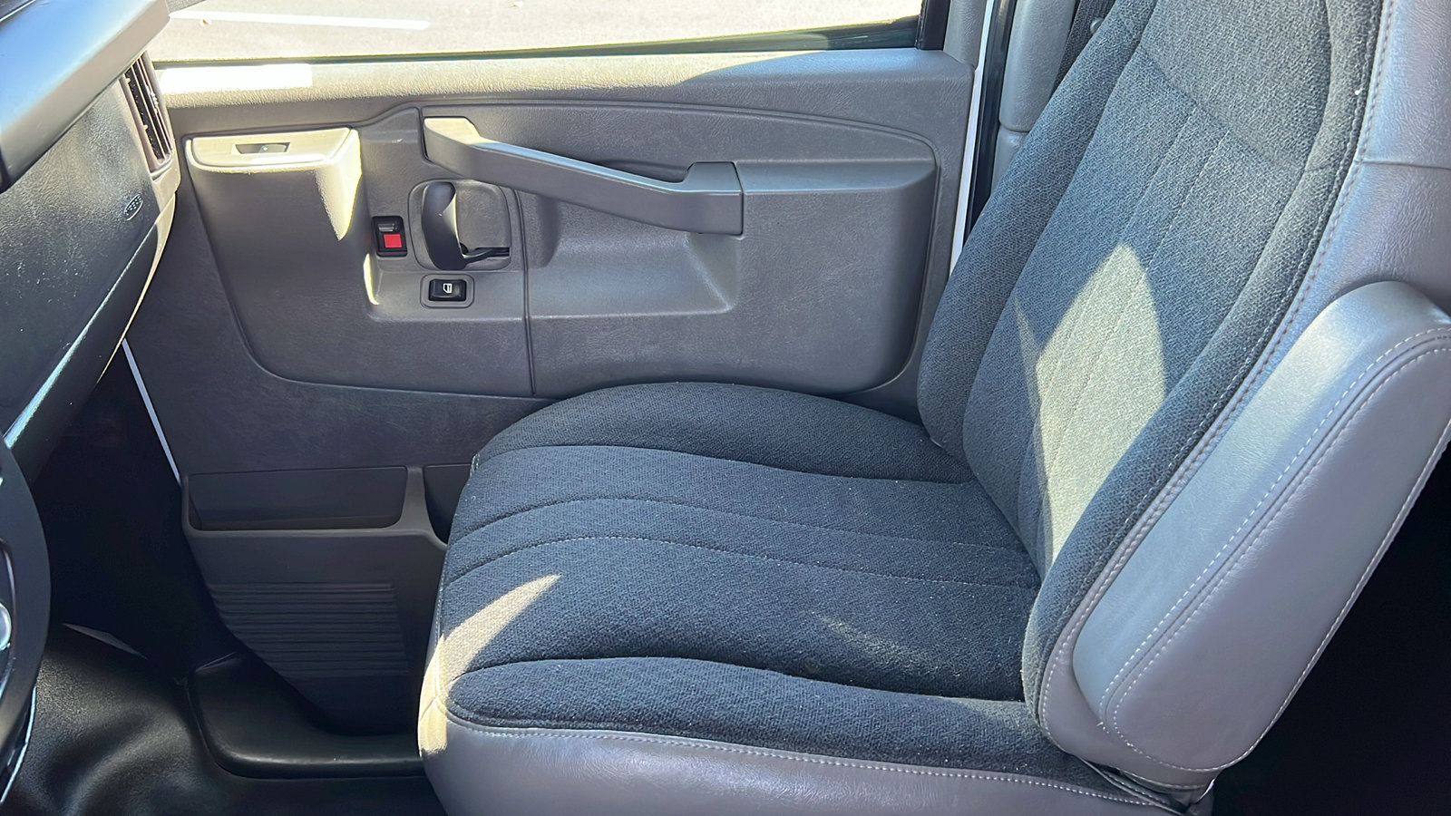 Certified 2023 Chevrolet Express 2500 w/ Driver Convenience Package image 19