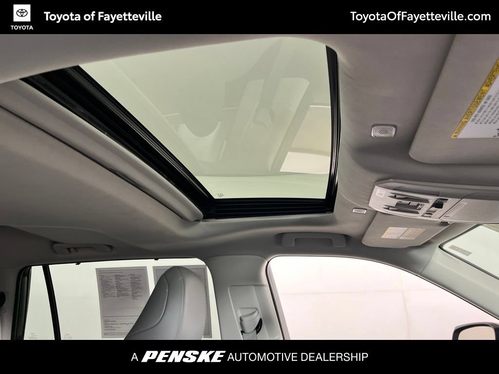 Certified 2026 Toyota Highlander XLE AWD/4WD image 3