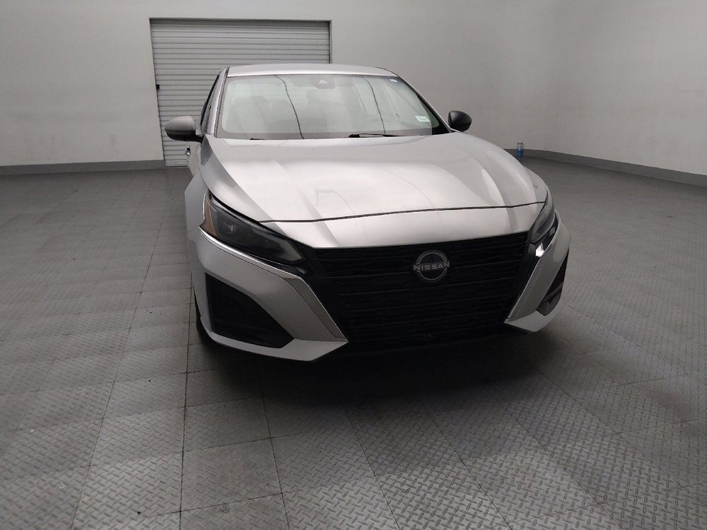 Used 2024 Nissan Altima 2.5 SV image 14