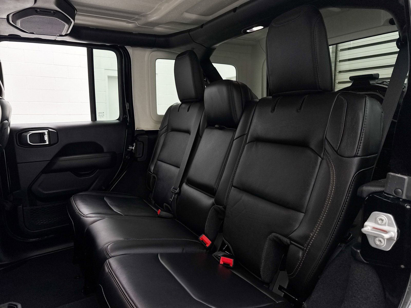 Used 2023 Jeep Wrangler Unlimited Rubicon 392 w/ Xtreme Recon 35" Tire Package image 29