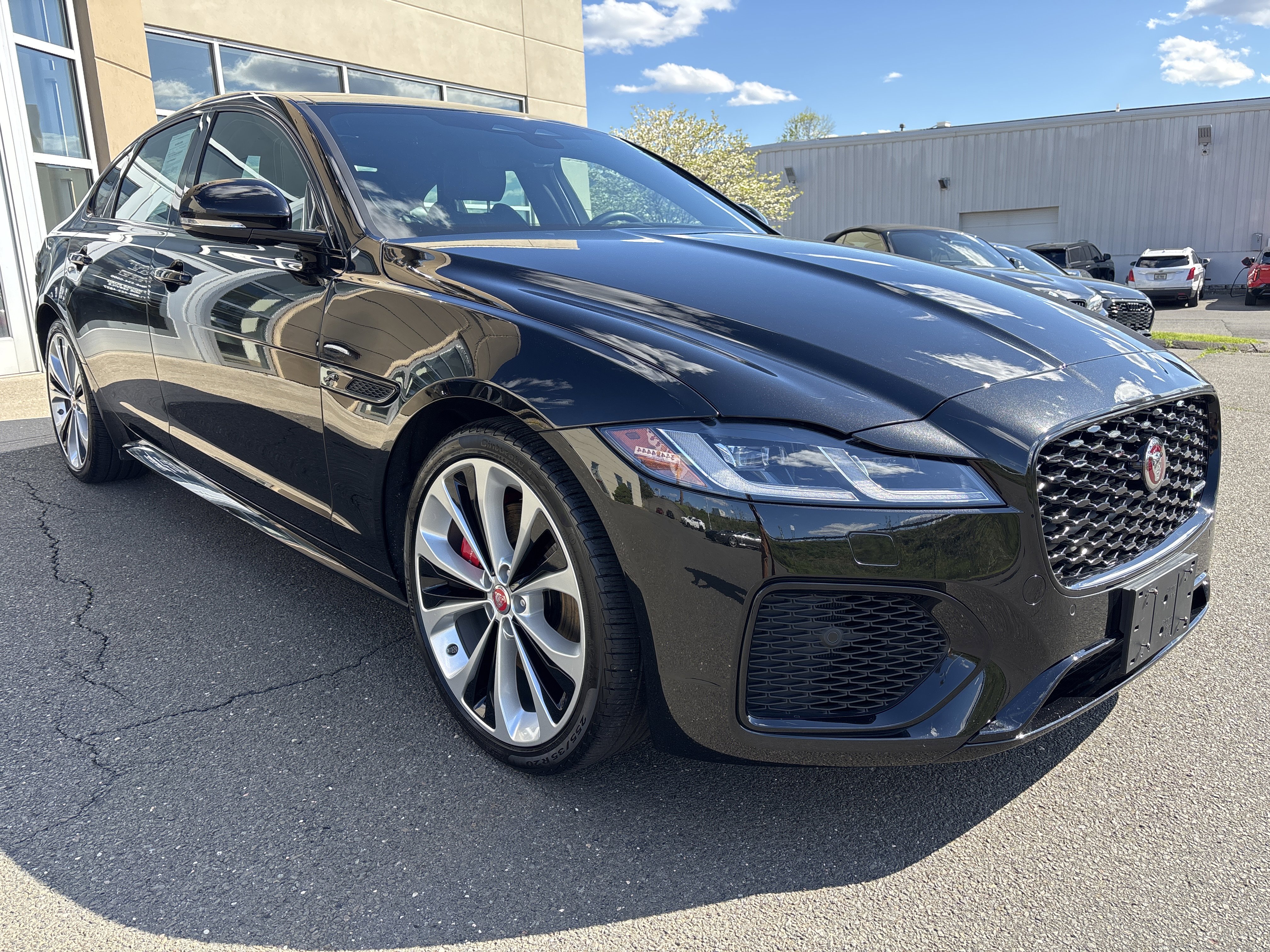Used 2022 Jaguar XF R-Dynamic SE AWD/4WD image 8