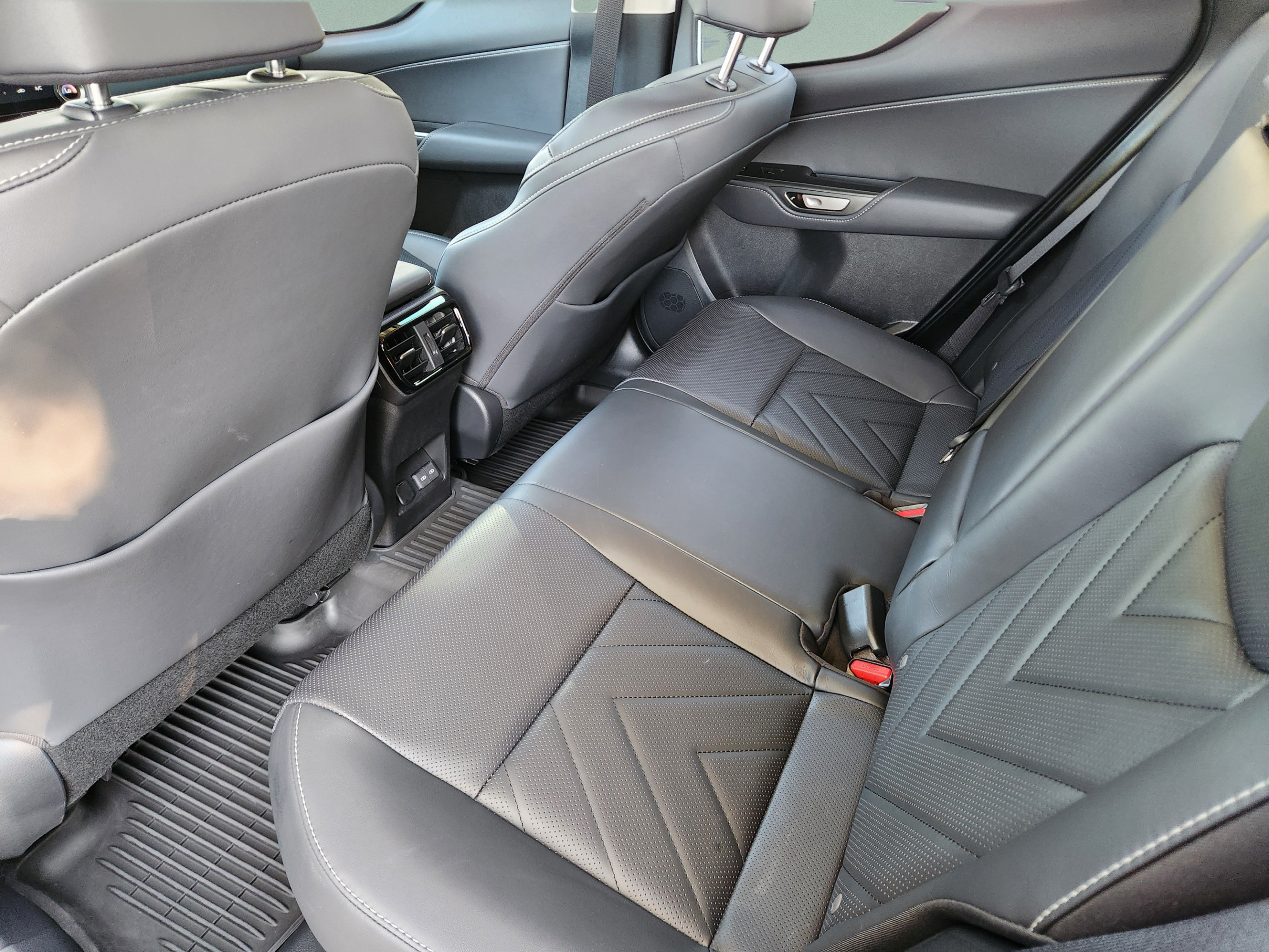 Used 2025 Lexus NX 450h+ AWD w/ Accessory Package (2T) image 27
