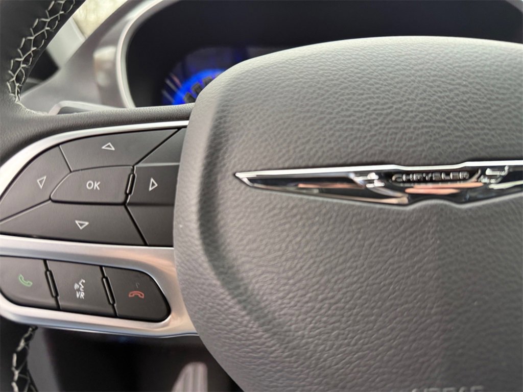 New 2026 Chrysler Pacifica Select image 25