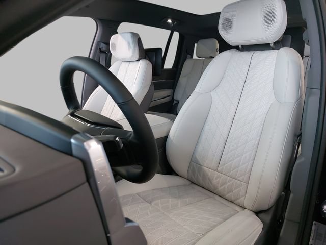 Used 2025 Cadillac Escalade IQ Luxury 1 w/ Smart Trailering package AWD/4WD image 16
