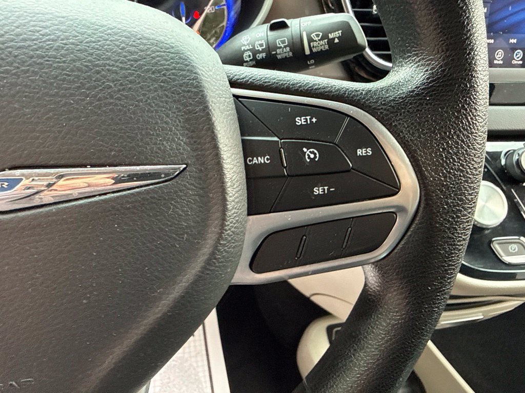 Used 2020 Chrysler Voyager Lxi FWD image 27
