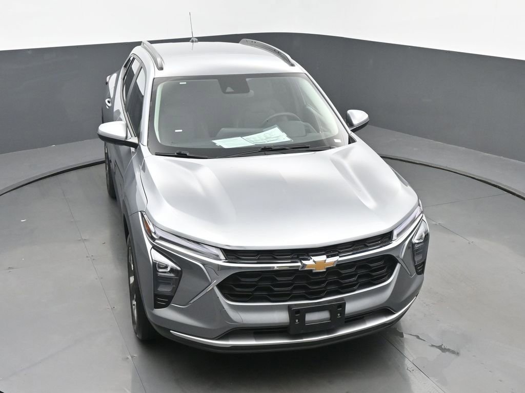 Used 2025 Chevrolet Trax LT w/ LT Convenience Package FWD image 43