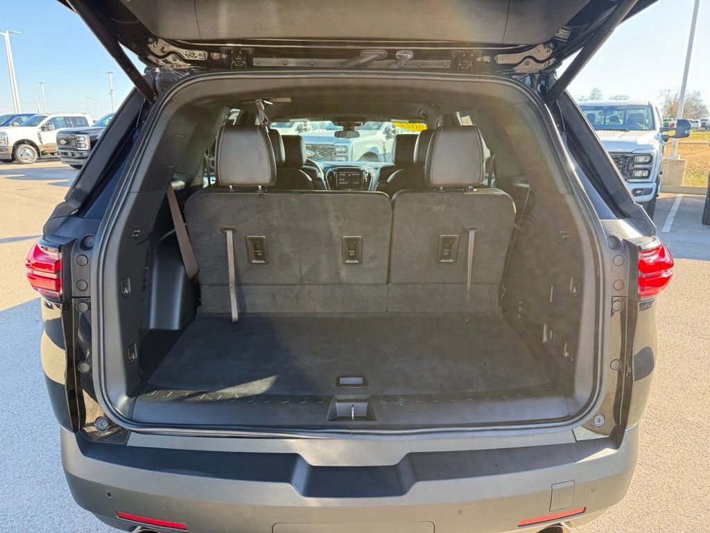 Used 2022 Chevrolet Traverse LT image 36