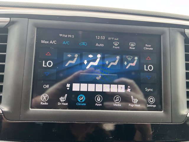 Used 2018 Chrysler Pacifica Touring-L w/ Tire & Wheel Group FWD image 19