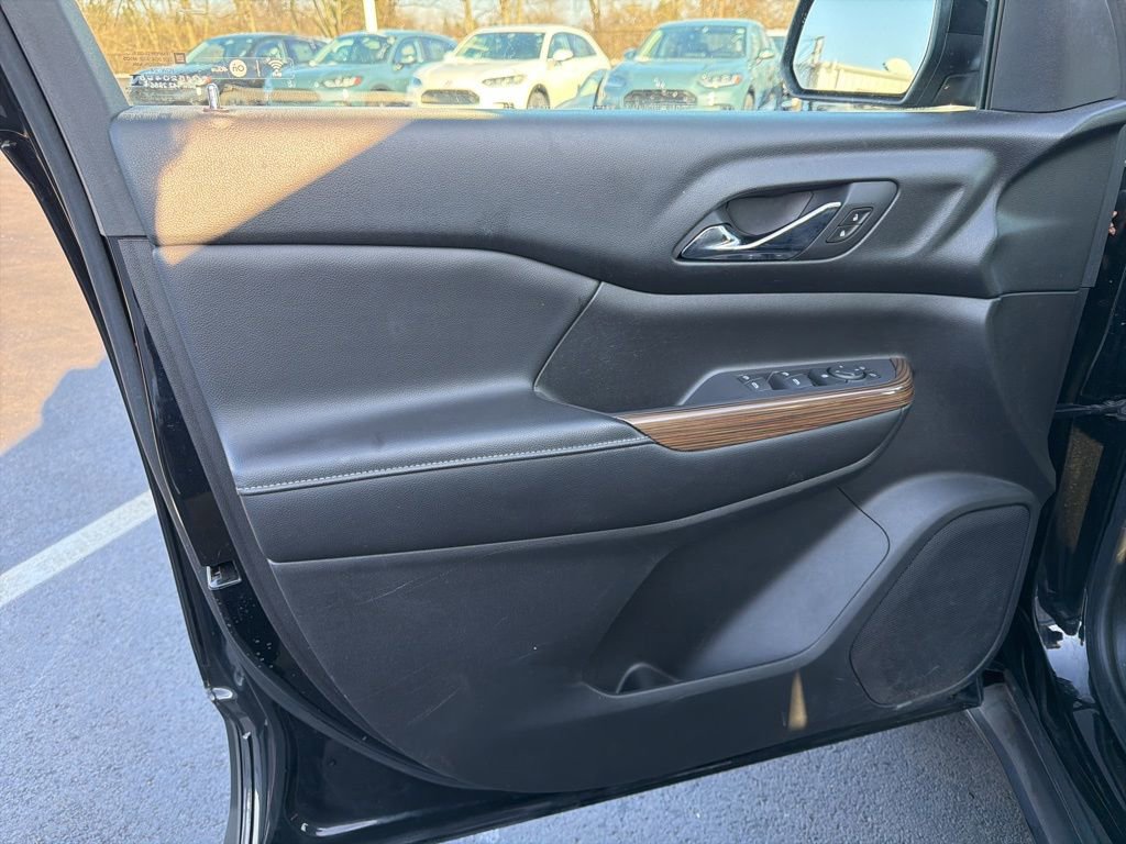 Used 2018 GMC Acadia SLE image 18