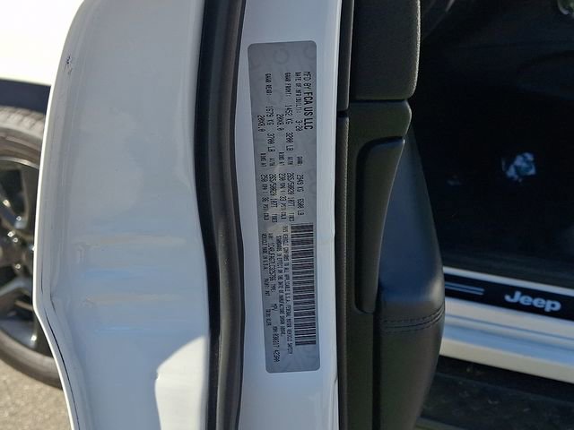 Used 2020 Jeep Grand Cherokee Altitude image 27